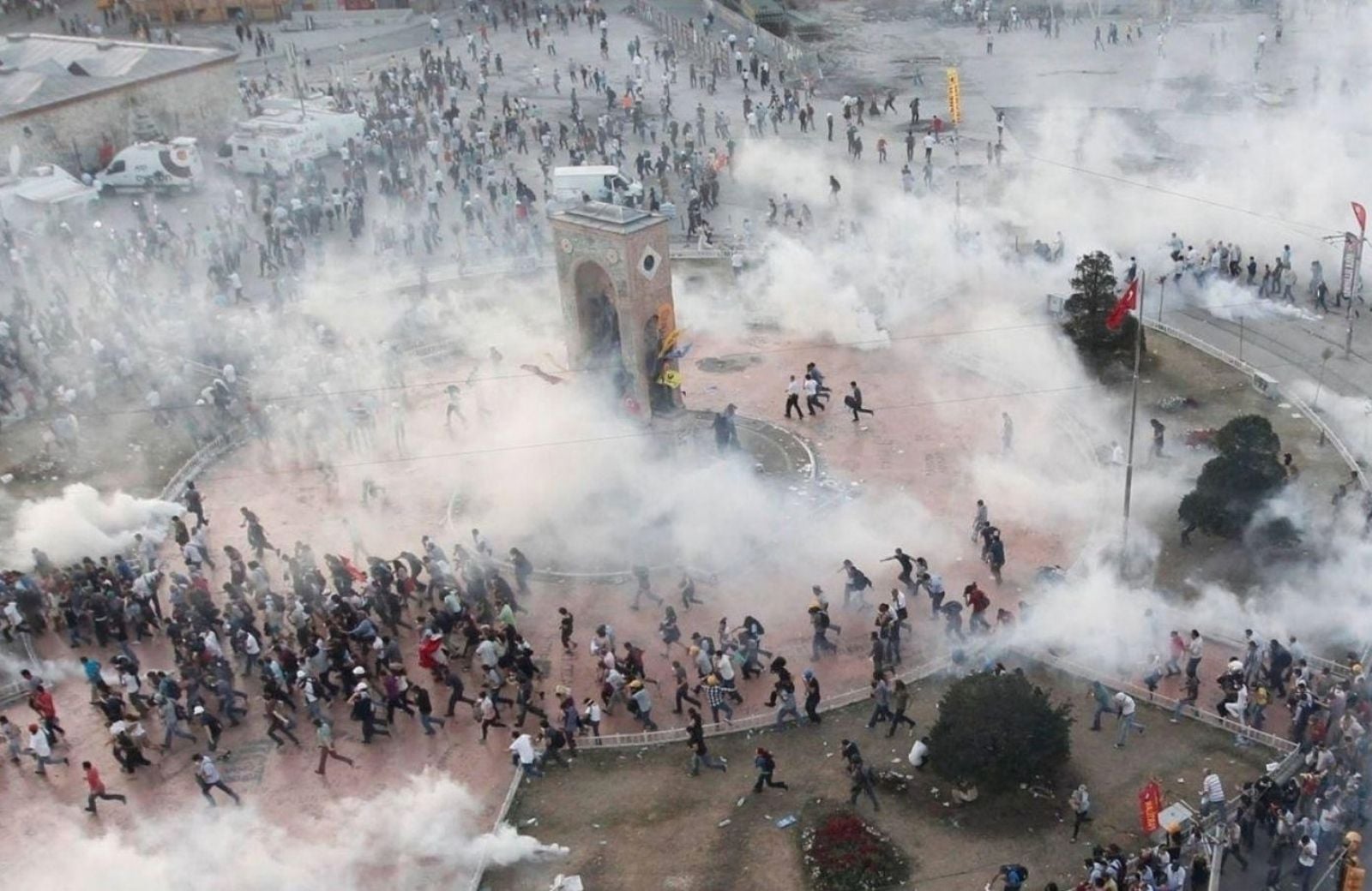 Bir yol ayrımı müdahalesi: “Haysiyetli” ya da “haysiyetsiz düşünce”
